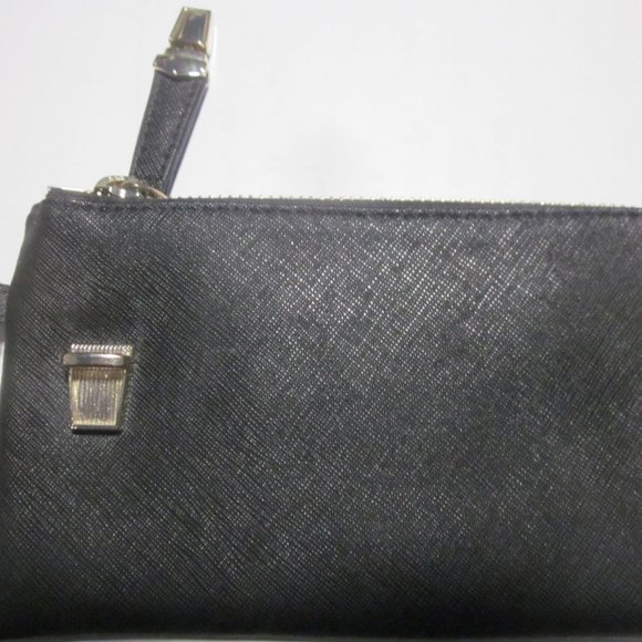 Danier Black Wristlet - Picture 2 of 9